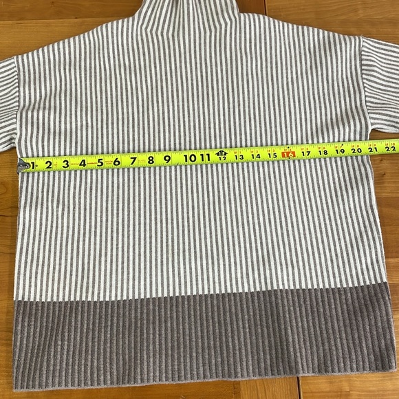 Rachel Zoe striped mock turtleneck sweater large - Picture 5 of 8